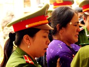 Bóng đá anh, ngoại hạng anh, lịch thi đấu euro 2012, Vợ nhà báo Hoàng Hùng kháng cáo 